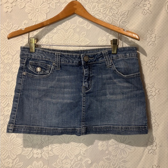 BONGO Dresses & Skirts - BONGO jeans 2000s mini skirt with embroidered pockets